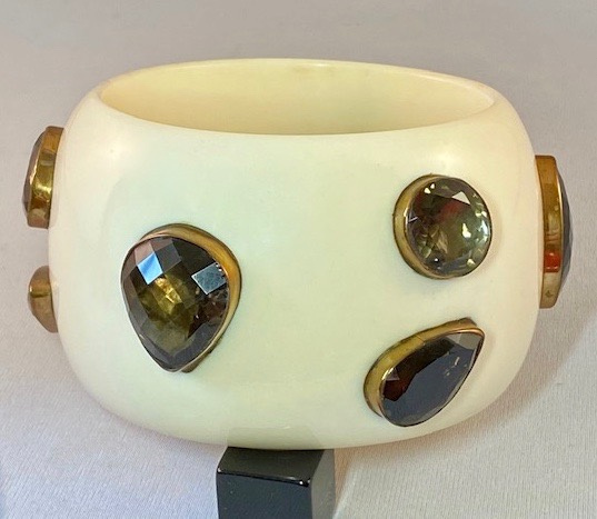 LG137 wide cream lucite bangle/smoky topaz rhinestones